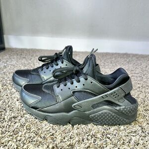 Nike Air Huarache Triple Black Women’s Size 6.5 Athletic Shoes Sneakers